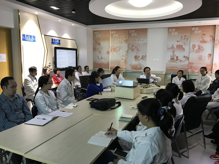 2 研究所党总支召开青年科技人员座谈会_1.JPG