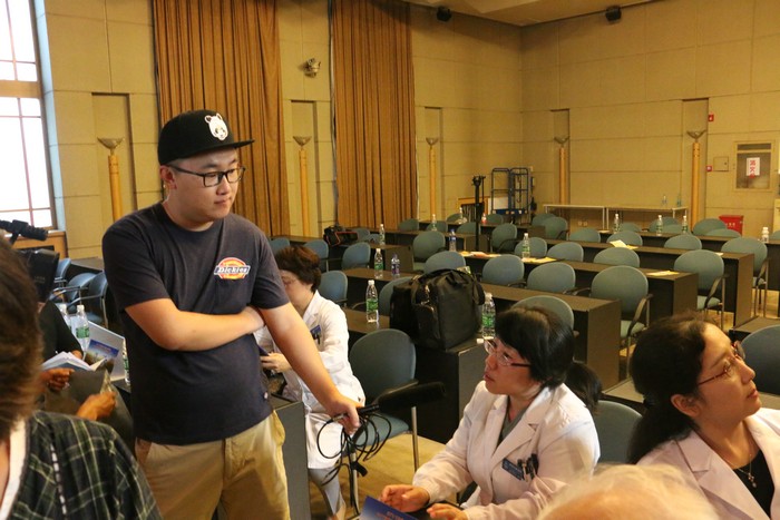 16、老年病科张铁梅副主任医师接受采访_1.JPG 16、老年病科张铁梅副主任医师接受采访_1.JPG